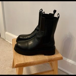 High Profile Chelsea Boot Midi Chelsea Boot